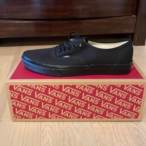 Vans Authentic BRAND NEW never worn Mens 9.5